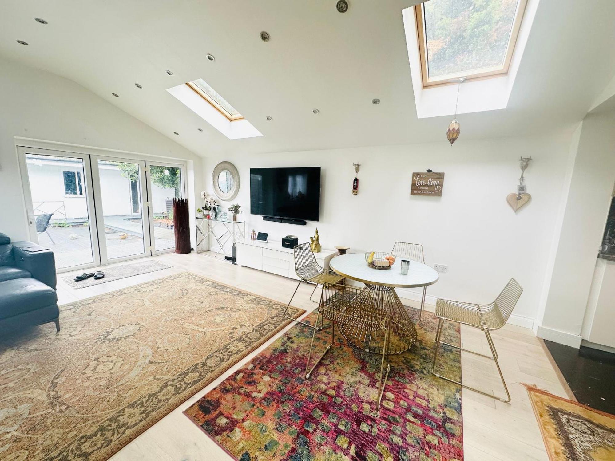 Beautiful Home In London With Easy Access To Central London Саттон Экстерьер фото