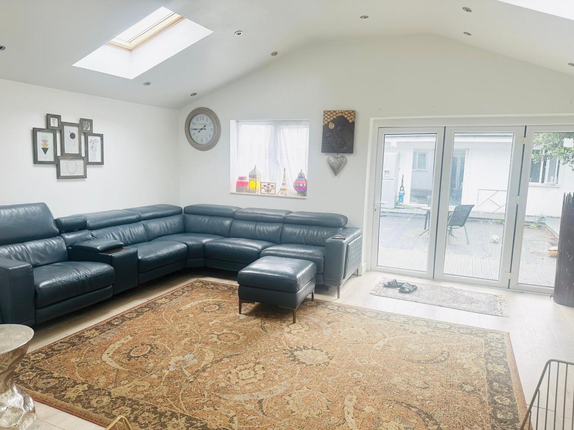 Beautiful Home In London With Easy Access To Central London Саттон Экстерьер фото